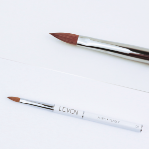 Leven | Acryl Kolinsky Brush (Νο. 08)