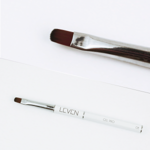 Leven | Gel Pro Brush (No. 08)